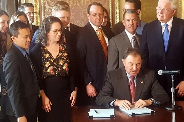 Utah bill signing